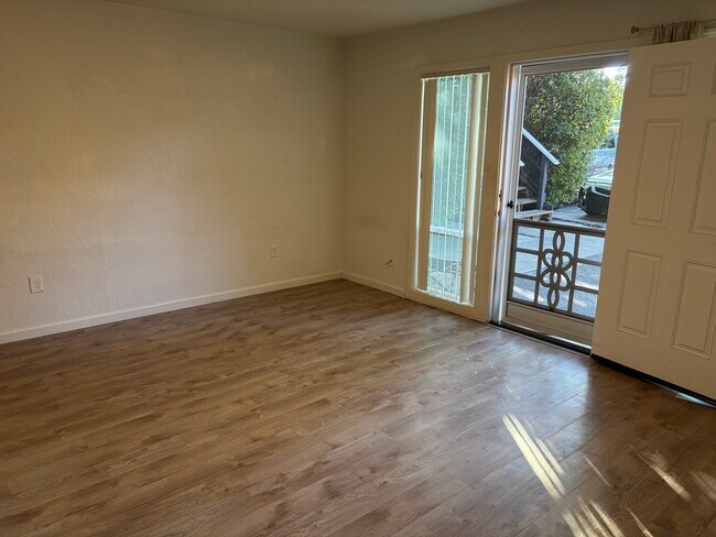 Building Photo - 2065 15th Ave