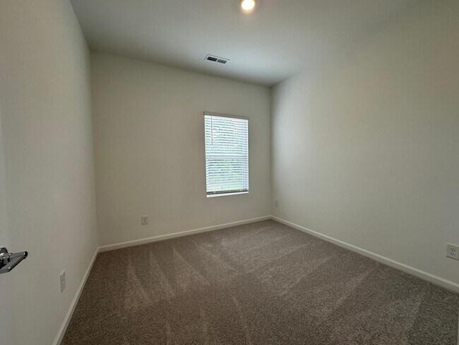 Building Photo - 1728 Blanche St