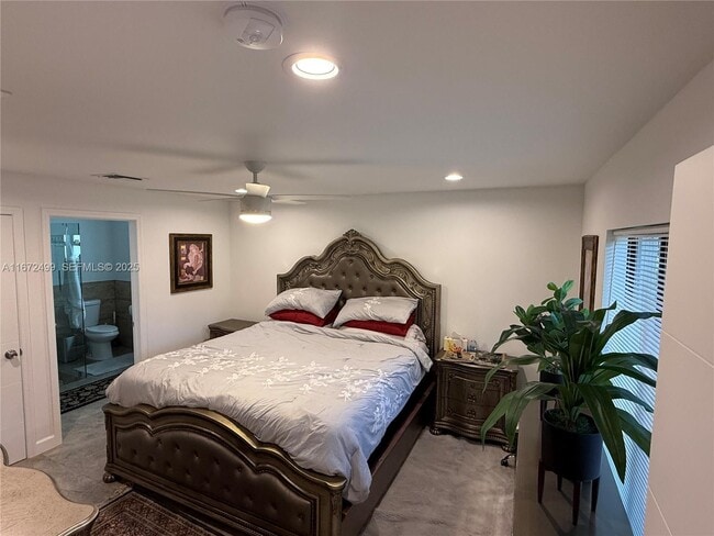 Building Photo - 413 SW 10th St