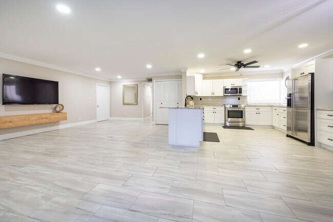 Building Photo - 6579 Spring Bottom Way