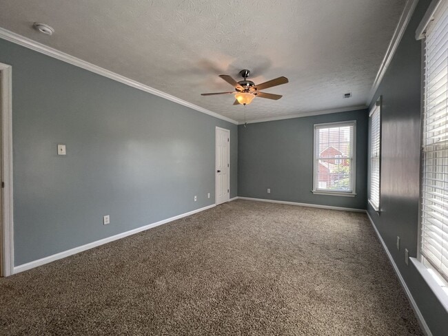 Building Photo - Beautiful Port Warwick Townhome.