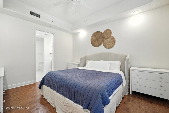 Building Photo - 4300 S Beach Pkwy