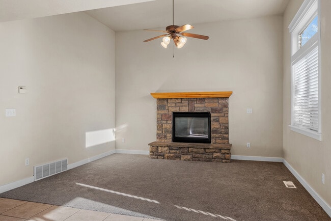 Building Photo - 958 N Buffalo Dr