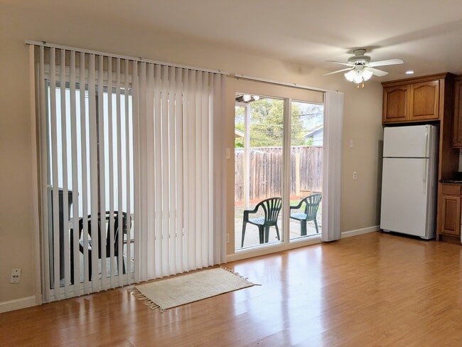 Building Photo - 7333 Starward Dr