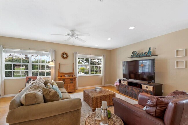 Building Photo - Beautiful home in quiet neighborhood