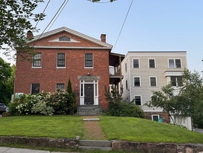 Building Photo - 323-325 College Street, Unit 4