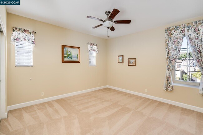 Building Photo - 2240 Britannia Dr
