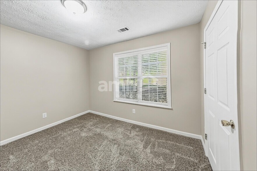 Building Photo - 451 Bellingham Dr