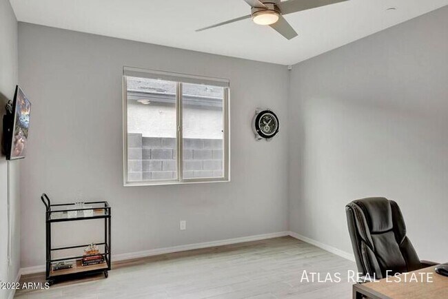 Building Photo - 13196 W Redstone Dr