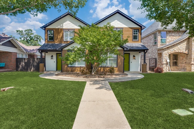 Building Photo - 3129 Lubbock Ave