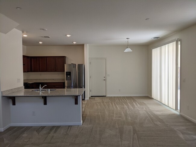 Building Photo - 3100 Club Center Dr