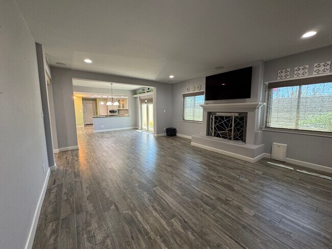 Building Photo - Cameldale Gated Community