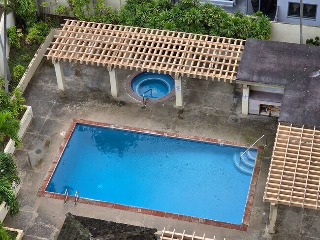 Building Photo - Wilder At Piikoi Spacious 1 Bedroom, 1 Bath & 1 Parking Stall.