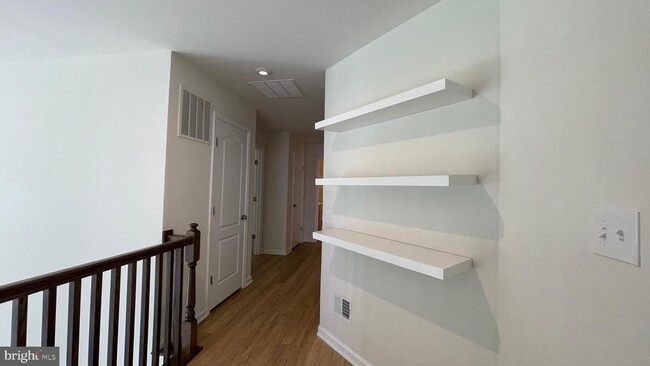 Building Photo - 38 Sutter Dr