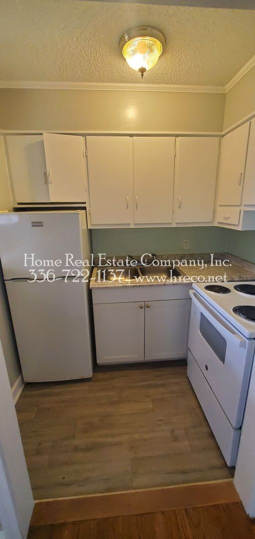 Building Photo - 4170 James St