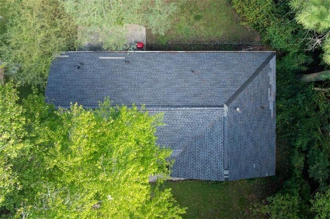 Building Photo - 2150 Meadowlane Dr SW