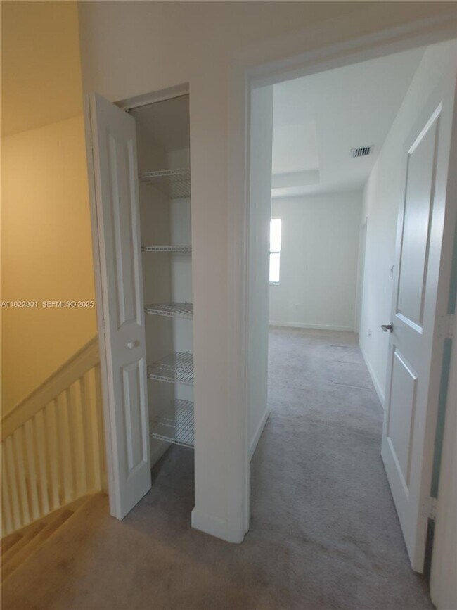 Building Photo - 1766 SE 26th Rd