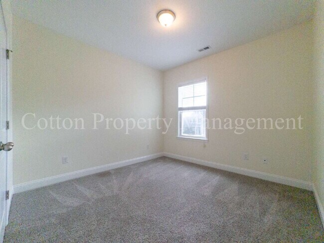 Building Photo - 7445 Darius Dr