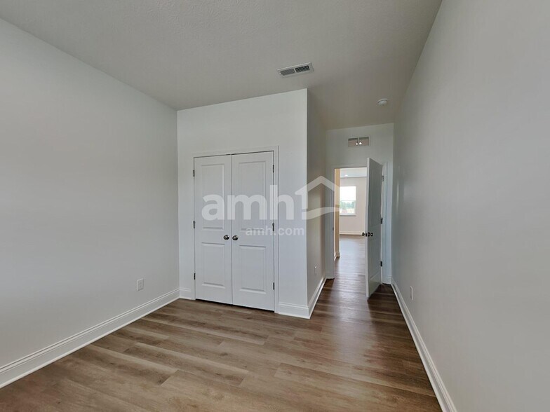 Building Photo - 9124 Henley Ave