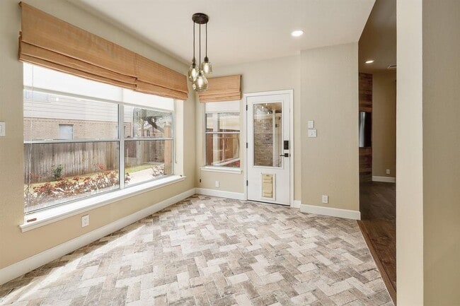 Building Photo - 8216 Fern Bluff Ave