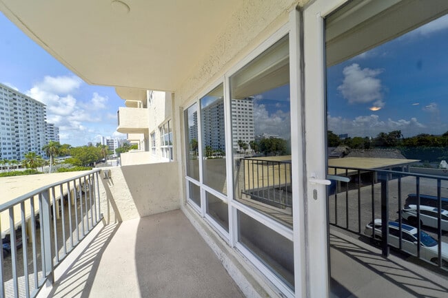 Building Photo - 2500 E Las Olas Blvd