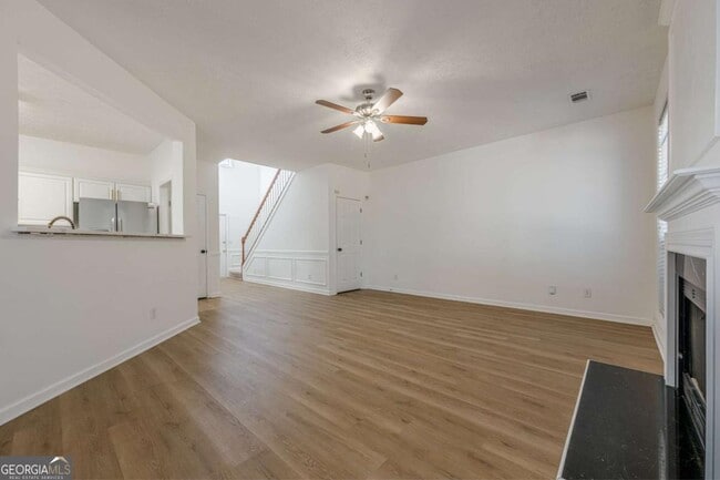 Building Photo - 13400 Avensong Crossing
