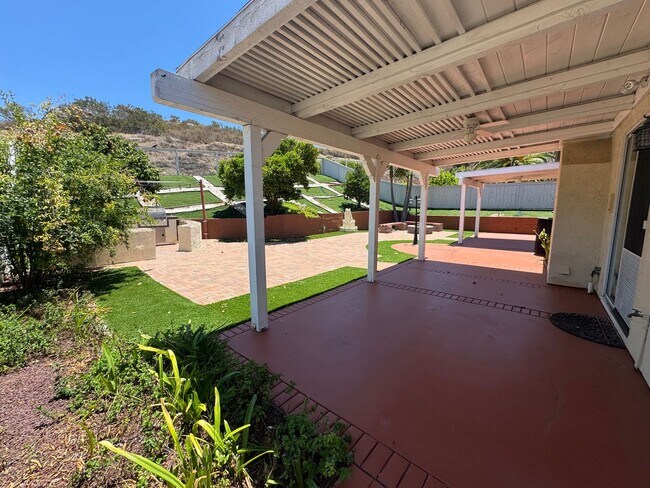 Building Photo - 3450 Rancho Diego Cir