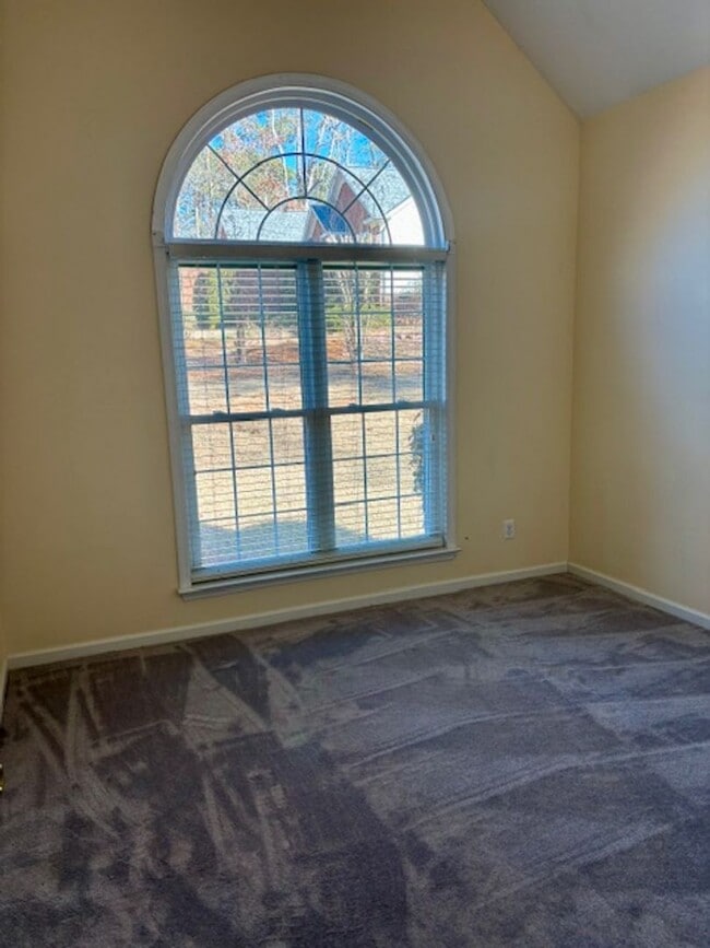 Building Photo - AVAILABLE NOW - 3 Bedroom 2.5 Bath Home in North Augusta!