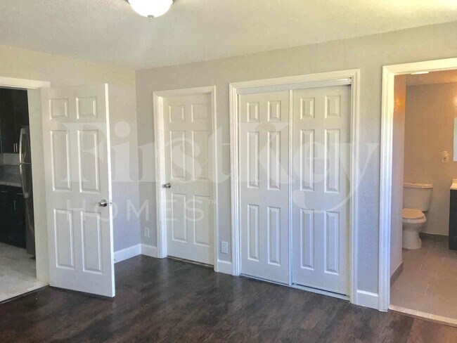 Building Photo - 1640 NE 32nd Pl