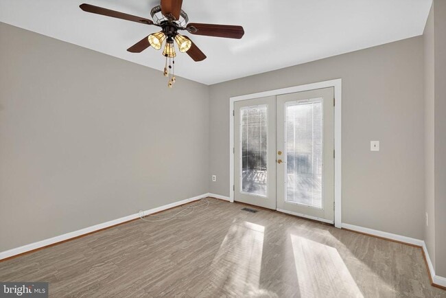 Building Photo - 7850 Greengate Way