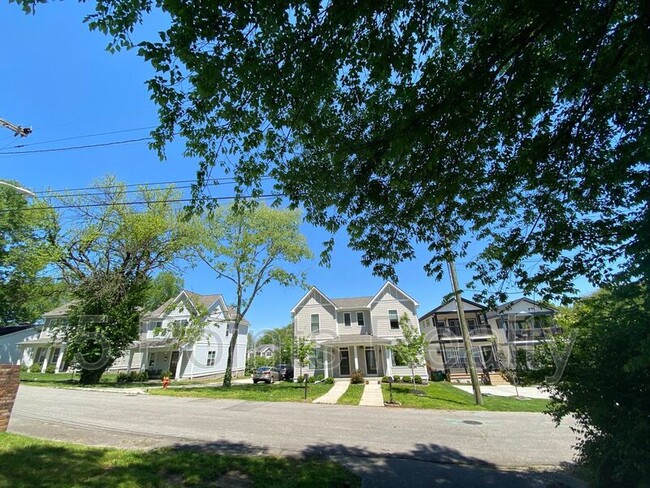 Building Photo - 308 Prince Ave