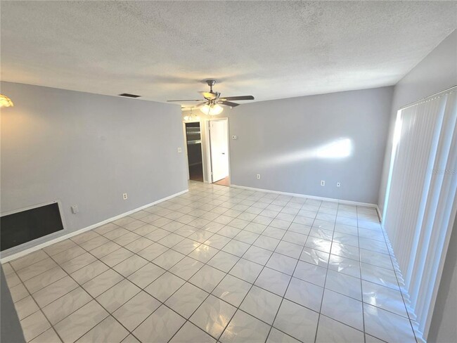 Building Photo - 6117 Shadow Wood Ct