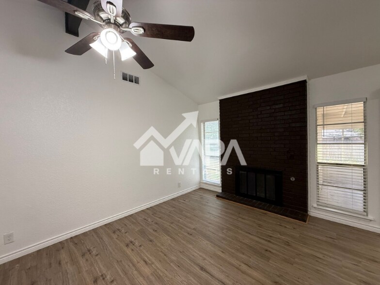 Building Photo - 8407 Greenham