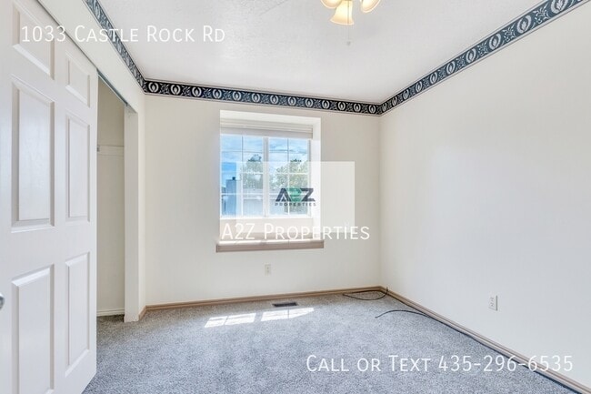 Building Photo - 1033 Castle Rock Rd