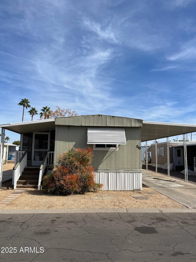 Primary Photo - 2650 W Union Hills Dr