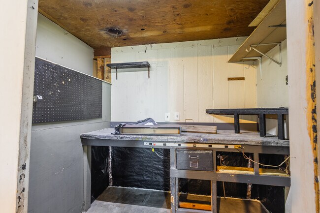 Building Photo - 1609 N Plateau Ave