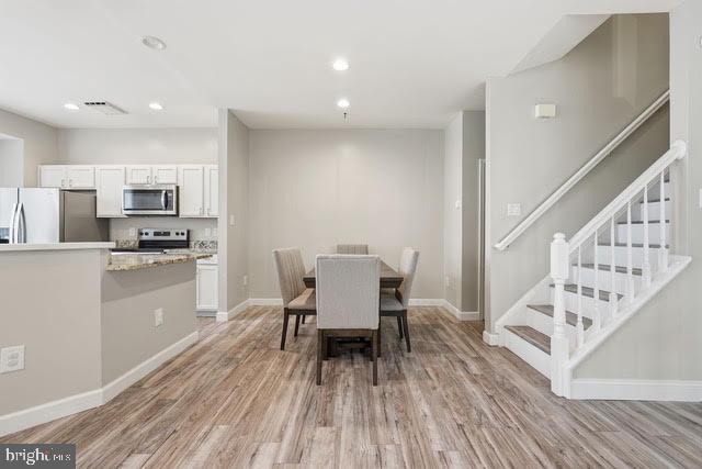 Building Photo - 44142 Shady Glen Terrace