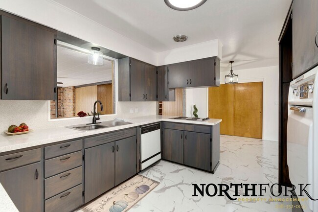 Building Photo - 4-Bedroom Home with Pasture Option in Nampa