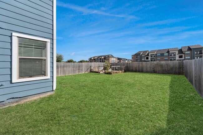 Building Photo - 2610 Skyview Shadows Ct