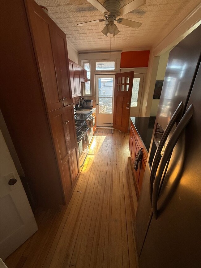 Building Photo - 1349 W 41st St