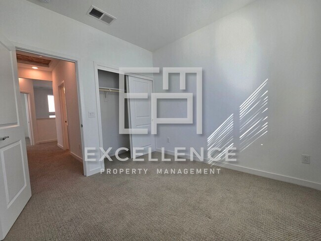 Building Photo - 611 Coco Ct