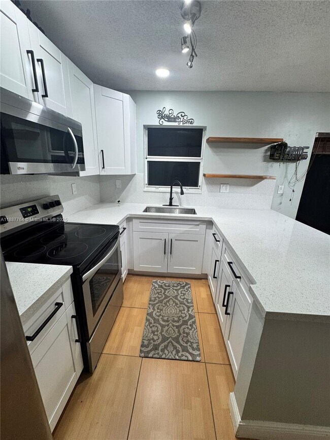 Primary Photo - 7005 NW 173rd Dr