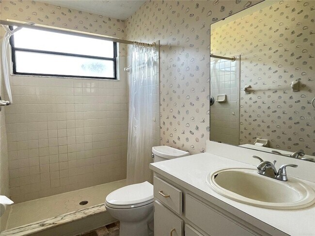 Building Photo - 687 Lake Dexter Cir