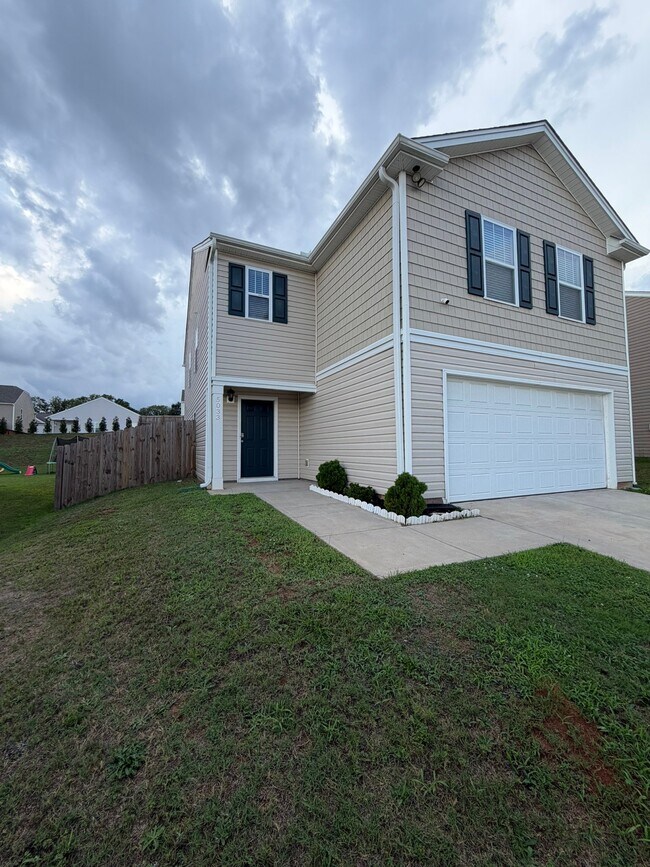 Building Photo - 5033 Pratt Dr