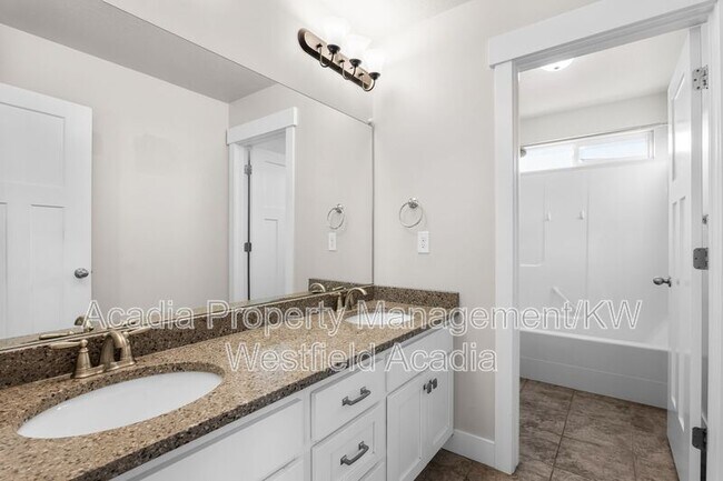 Building Photo - 1457 S Canyon View Dr