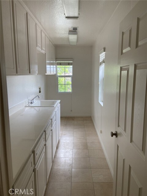 Building Photo - 2467 Taylor Ave