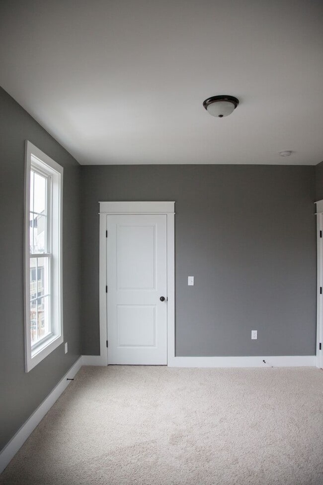 Building Photo - 3 Bed, 3.5 Bath Home w/ 2 Car Garage in East Nashville