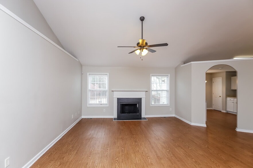 Building Photo - 6621 Killington Ct