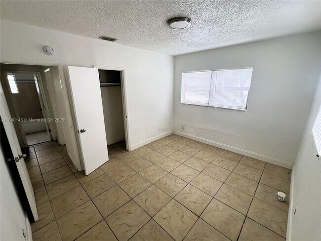 Building Photo - 2226 Cody St