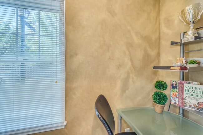 Building Photo - 243 Boxcar Ave